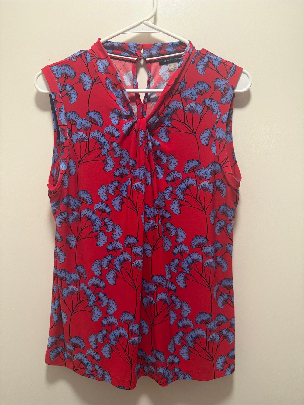 Tommy Hilfiger Sleeveless Red Floral Tie-Neck Blouse